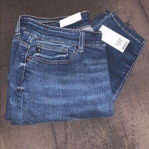 Brand new skinny fit non distressed Judy blues